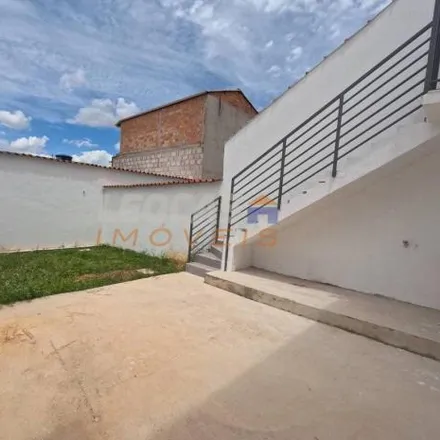 Buy this 4 bed house on Rua Alvinópolis in Nacional, Contagem - MG