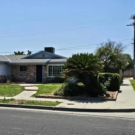 Buy this 4 bed house on 2792 Chestnut Street in Hanford, CA 93230