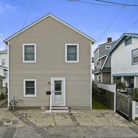 Rent this 3 bed house on 16 Manomet Avenue in Nantasket Beach, Hull