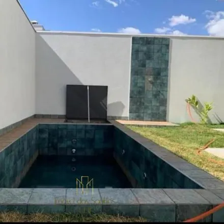 Buy this 4 bed house on Rua Dallas in Novo Mundo, Uberlândia - MG