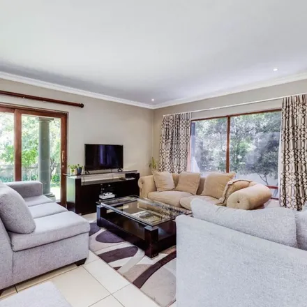 Image 4 - Cedar Street, Beverley Gardens, Randburg, 2125, South Africa - Apartment for rent