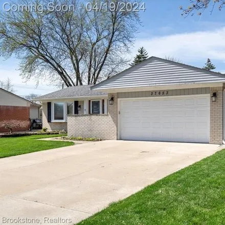 Image 3 - 37667 Longacre Drive, Sterling Heights, MI 48312, USA - House for sale