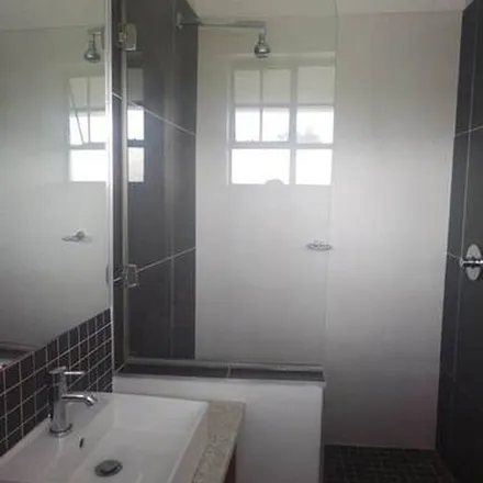 Rent this 1 bed apartment on 59 5th Avenue in Melville, Johannesburg