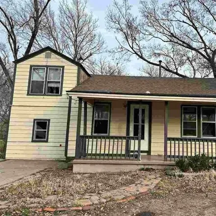Buy this 4 bed house on 375 South Peachtree Street in Ponca City, OK 74601