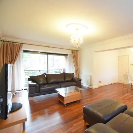 Rent this 2 bed apartment on Spencer Close in London, N3 3TX