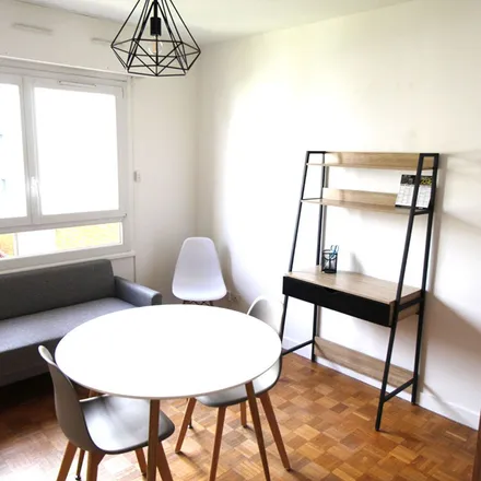 Rent this 1 bed apartment on 24 Rue Narcisse Guilbert in 76130 Mont-Saint-Aignan, France