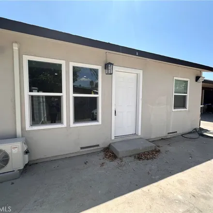 Image 3 - 499 Pear Street, San Bernardino, CA 92410, USA - Apartment for rent