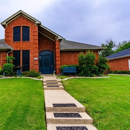 Buy this 4 bed house on 3302 Algonquin Avenue in Arlington, TX 76017