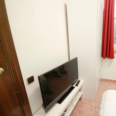 Image 2 - Carrer de Balmes, 290, 08006 Barcelona, Spain - Room for rent