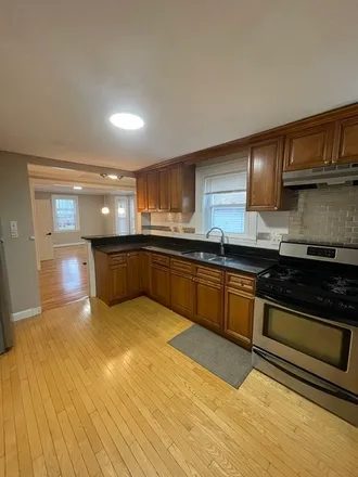 Image 9 - 7 Wenlock Road # 7, Boston MA 02122 - Townhouse for rent