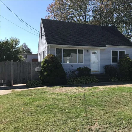 Buy this 4 bed house on 221 36th Street in Village of Lindenhurst, NY 11757