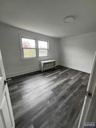Image 7 - 41 East Johnson Avenue, Bergenfield, NJ 07621, USA - House for rent