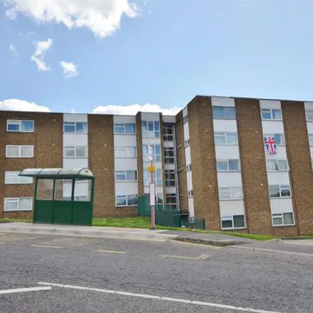 Rent this 1 bed apartment on Hayling Drive in Luton, LU2 8DW