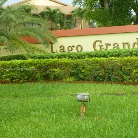 Buy this 2 bed condo on 6581 West 12th Court in Palm Springs Estates, Hialeah