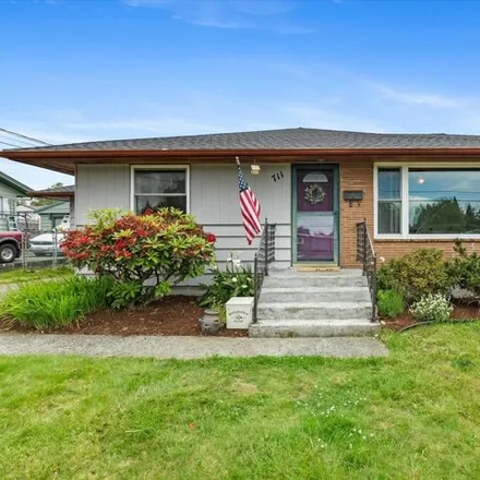 Buy this 3 bed house on 711 Waverly Ave in Everett, Washington