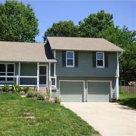 Buy this 3 bed house on 604 Willow Brook Dr in Raymore, Missouri