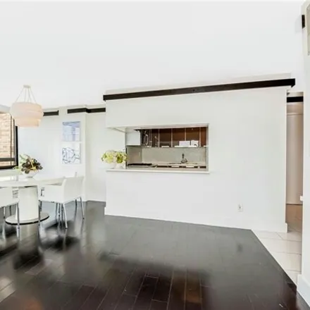 Image 4 - 2287 Johnson Avenue, New York, NY 10463, USA - Condo for sale