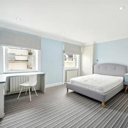 Rent this 4 bed apartment on 47-85 Chester Row in London, SW1W 8JW