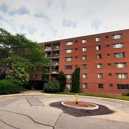 Image 3 - 301 Heritage Drive, Kitchener, ON N2B 3R7, Canada - Apartment for rent