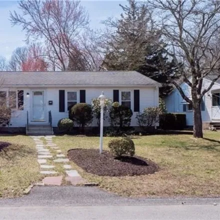Rent this 3 bed house on 106 Longfellow Drive in Warwick, RI 02818
