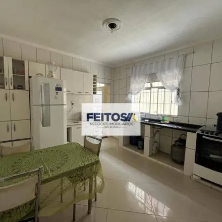 Buy this 2 bed house on Avenida Manoel Antônio de Jesus in Jardim Veran, Suzano - SP