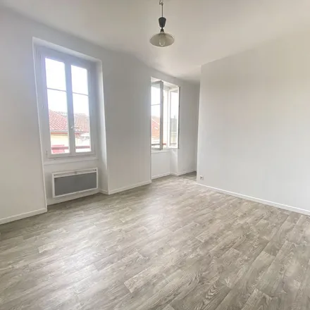 Rent this 2 bed apartment on 27 Allée Raymond Farbos in 40000 Mont-de-Marsan, France