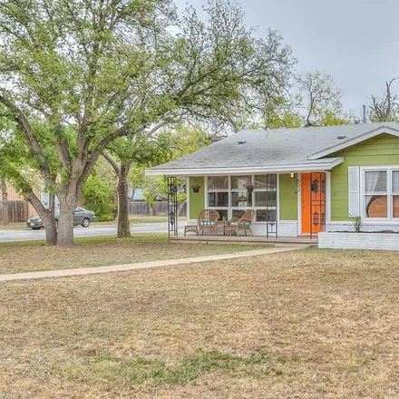 Buy this 3 bed house on 799 West Avenue L in San Angelo, TX 76903