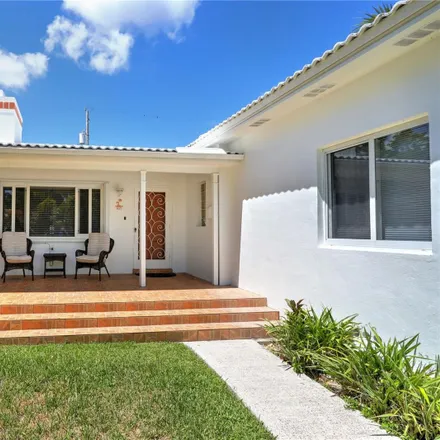Image 3 - 877 Northeast 73rd Street, Miami, FL 33138, USA - House for sale