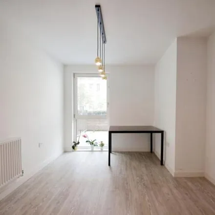 Image 6 - Cantwell House, Memorial Walk, London, E13 9GL, United Kingdom - Townhouse for sale