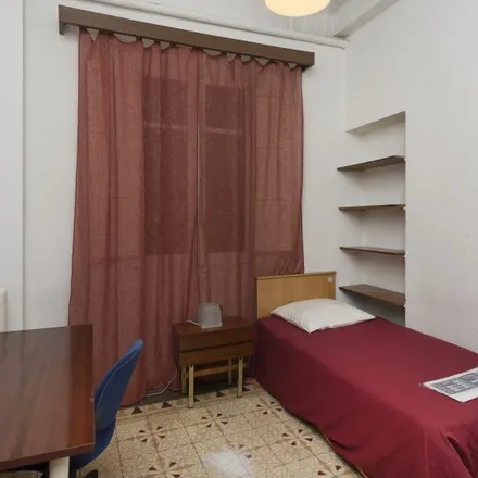 Rent this 7 bed room on Madrid in St. Honoré, Calle de Hilarión Eslava