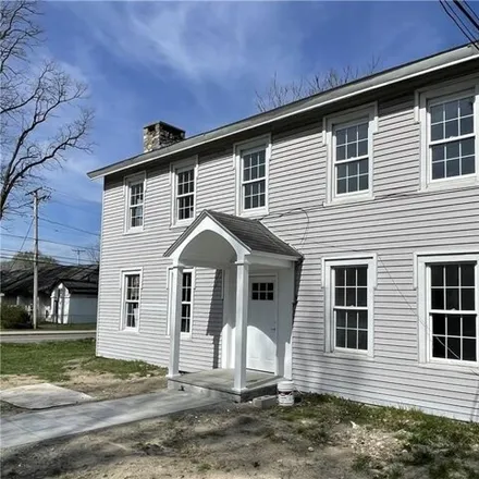 Rent this 3 bed apartment on 19 Broadhead Street in Village of Ellenville, Wawarsing