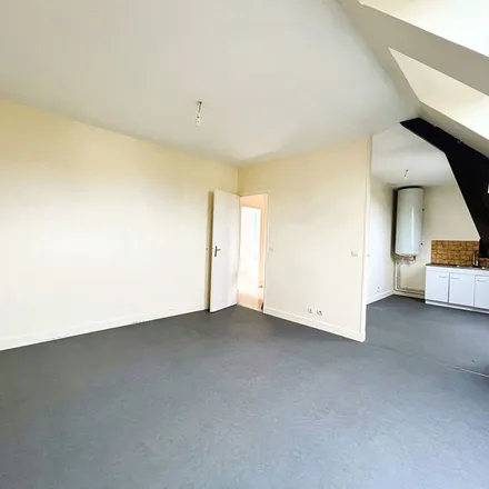 Rent this 2 bed apartment on 180 Route de Crépy in 60123 Bonneuil-en-Valois, France