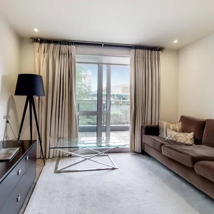 Rent this 2 bed apartment on unnamed road in London, SW6 2RQ