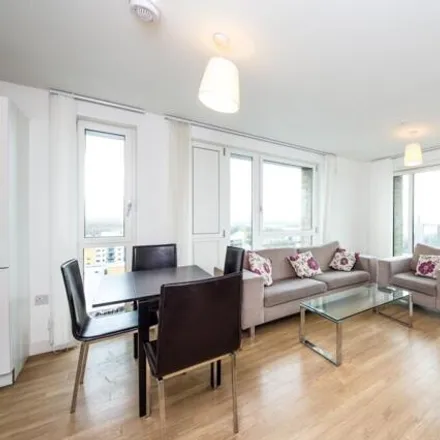 Rent this 2 bed room on Marner Point in 1 Jefferson Plaza, London