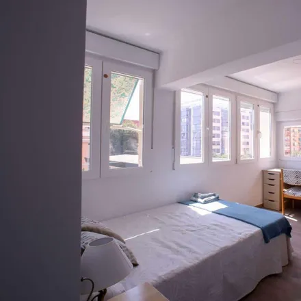 Rent this 5 bed room on Carrer de José María Haro (Magistrat) in 61, 46022 Valencia