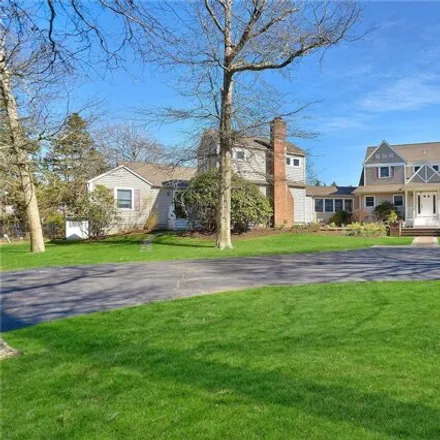 Image 2 - 7 Apaucuck Point Lane, Westhampton, Suffolk County, NY 11977, USA - House for sale