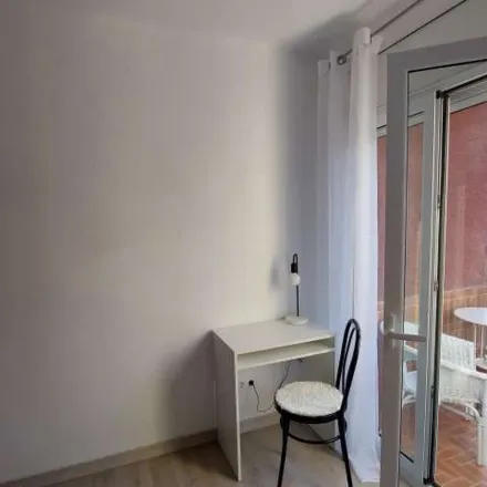 Image 4 - Carrer de Jaume Pinent, 58I, 08042 Barcelona, Spain - Apartment for rent