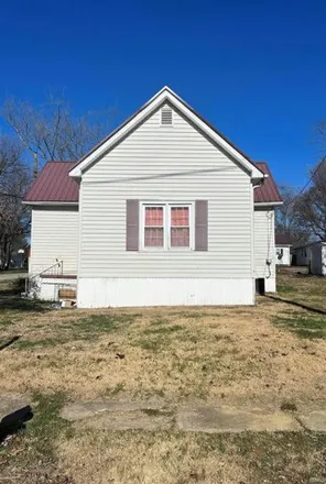 Buy this 2 bed house on 121 North Green Street in Wheatland, Knox County