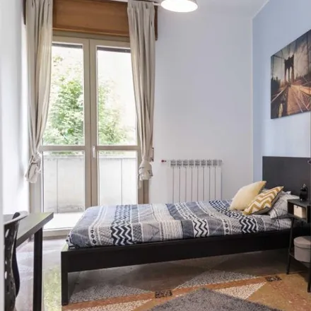 Rent this 6 bed room on IPSAS Aldrovandi Rubbiani - Succursale indirizzo Moda in Via Pasquale Muratori 1, 40134 Bologna BO