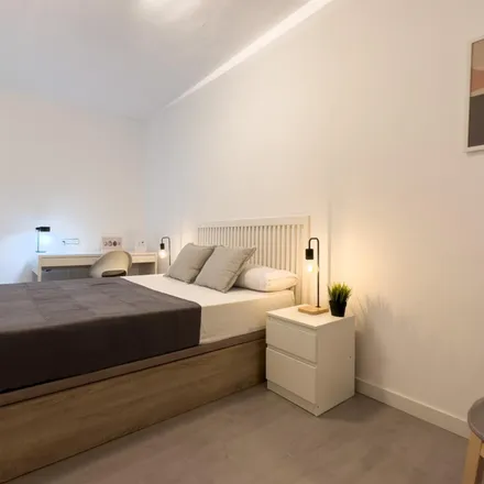 Rent this 5 bed room on Carrer de Canalejas in 78-80, 08028 Barcelona