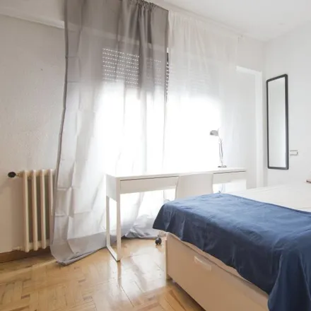 Rent this 6 bed room on Madrid in Calle de Núñez Morgado, 13