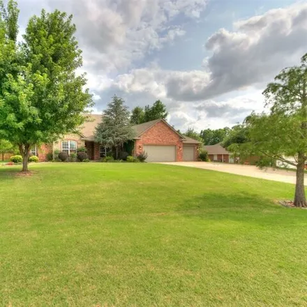 Image 3 - 1212 Chipper Ln, Edmond, Oklahoma, 73025 - House for sale