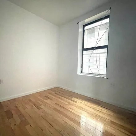 Image 3 - 17 Arden St Apt 2, New York, 10040 - Apartment for rent