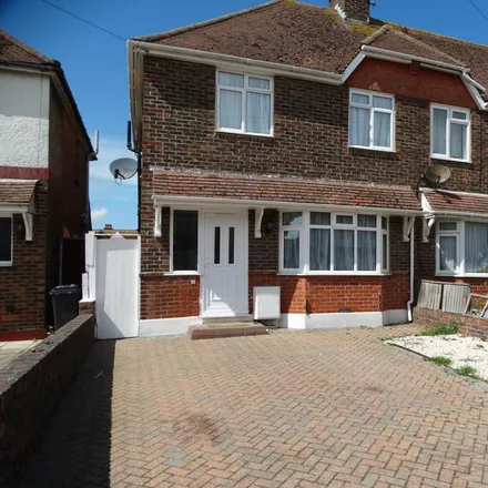Rent this 3 bed house on Queen's Road in Eastbourne, BN23 6JP