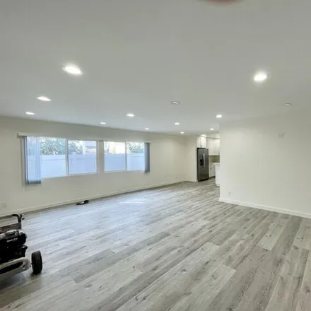 Rent this 3 bed condo on 1140 South Holt Avenue in Los Angeles, CA 90035