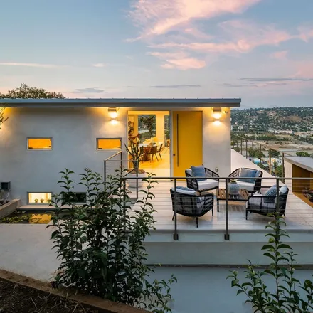 Image 2 - 2400 Valley View Drive, Los Angeles, CA 90026, USA - House for sale