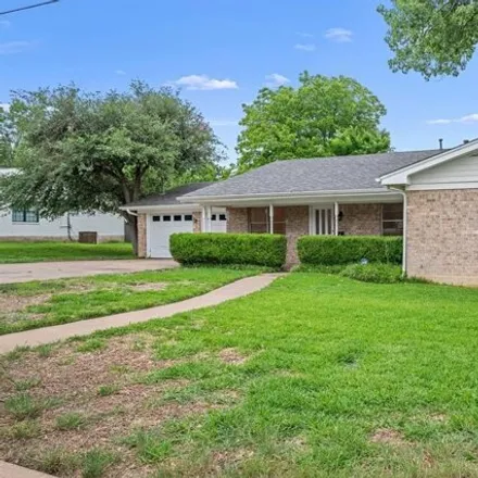 Image 3 - 1649 Pecan Street, Georgetown, TX 78626, USA - House for sale