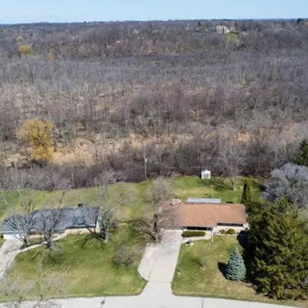 Image 2 - 17920 Evergreen Court, Brookfield, WI 53045, USA - House for sale