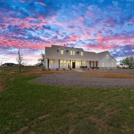 Buy this 5 bed house on 2250 Old Crawford Road in McLennan County, TX 76638