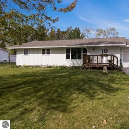 Image 1 - 2437 East Carriage Hill Drive, Garfield Township, MI 49686, USA - House for sale